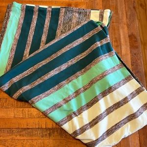 Lulu Lemon Vinyasa Scarf EUC. Unique colour